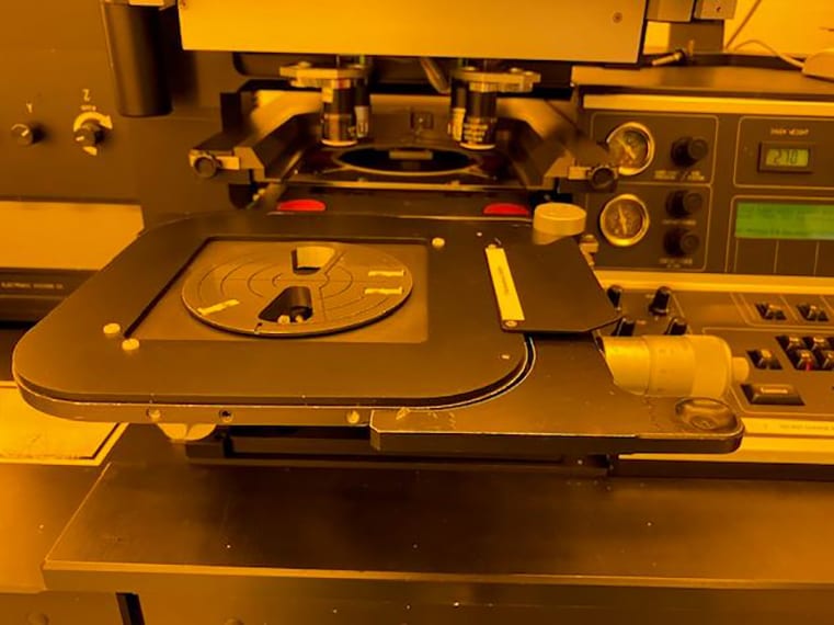 EVG 420 Mask Aligner