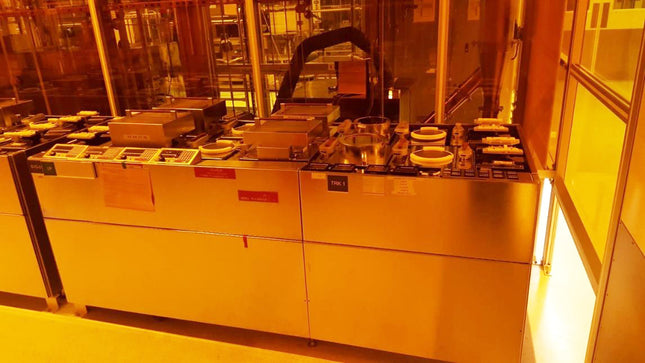 SVG 8836 HPO Photoresist Coater / Developer