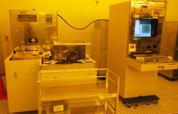 Hitachi S 8820 CD-SEM (Critical Dimension Scanning Electron Microscope)