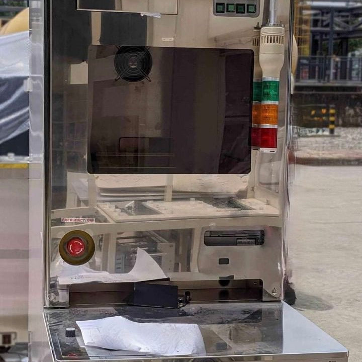 Hitachi S 8820 S CD-SEM (Critical Dimension Scanning Electron Microscope)