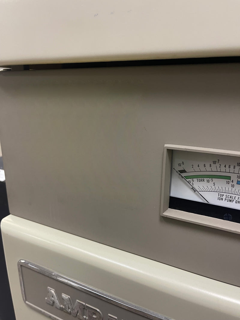 Amray 3200 S SEM (Scanning Electron Microscope)