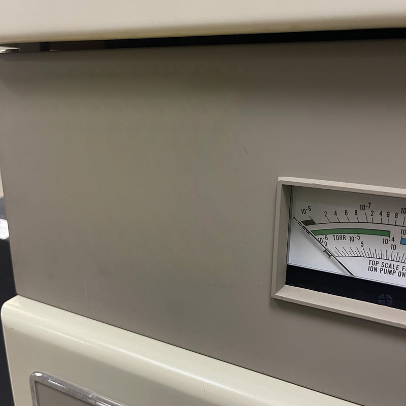 Amray 3200 S SEM (Scanning Electron Microscope)