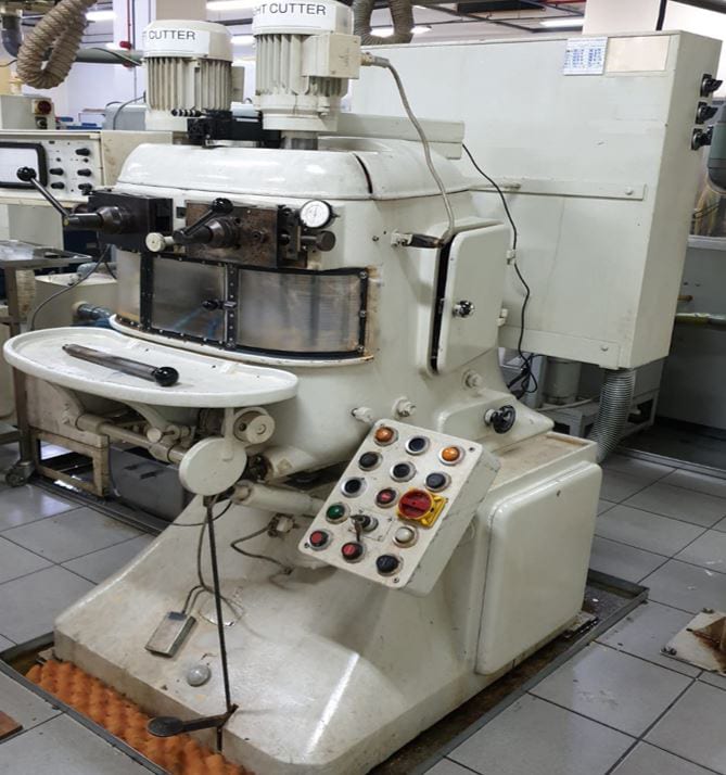 LOH LZ 80 Centering Machine