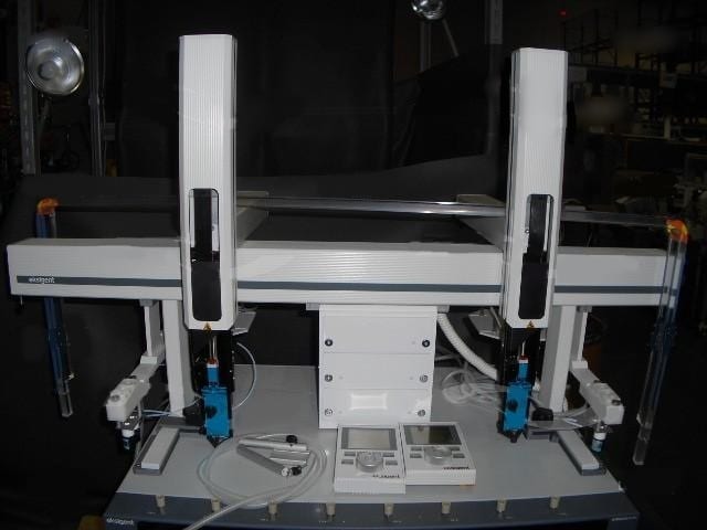 Eksigent Express LC 800 HPLC