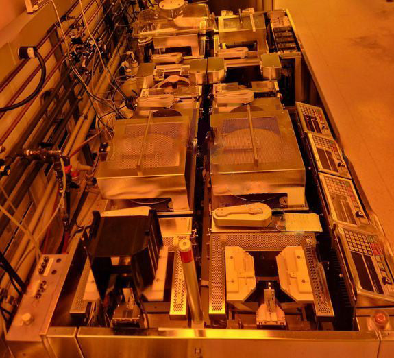 SVG 8800 Coater / Developer