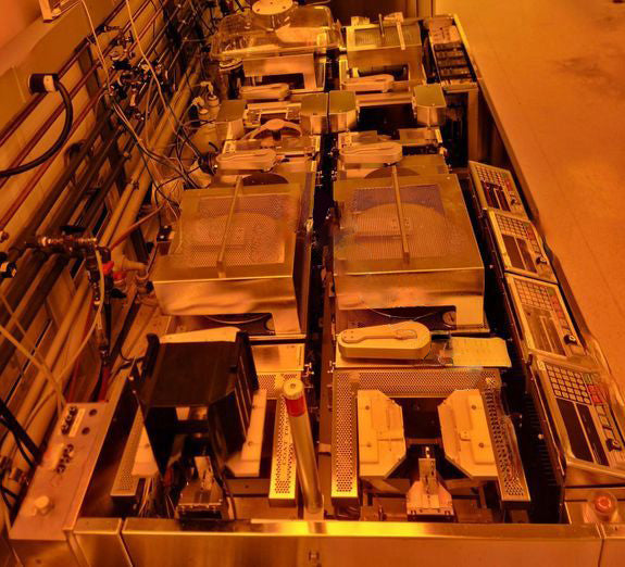 SVG 8800 Coater / Developer