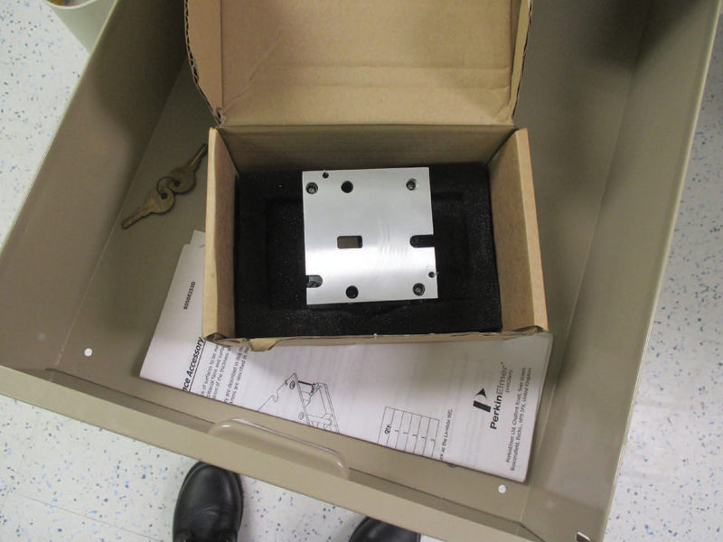 Perkin Elmer Lambda 9 Spectrometer