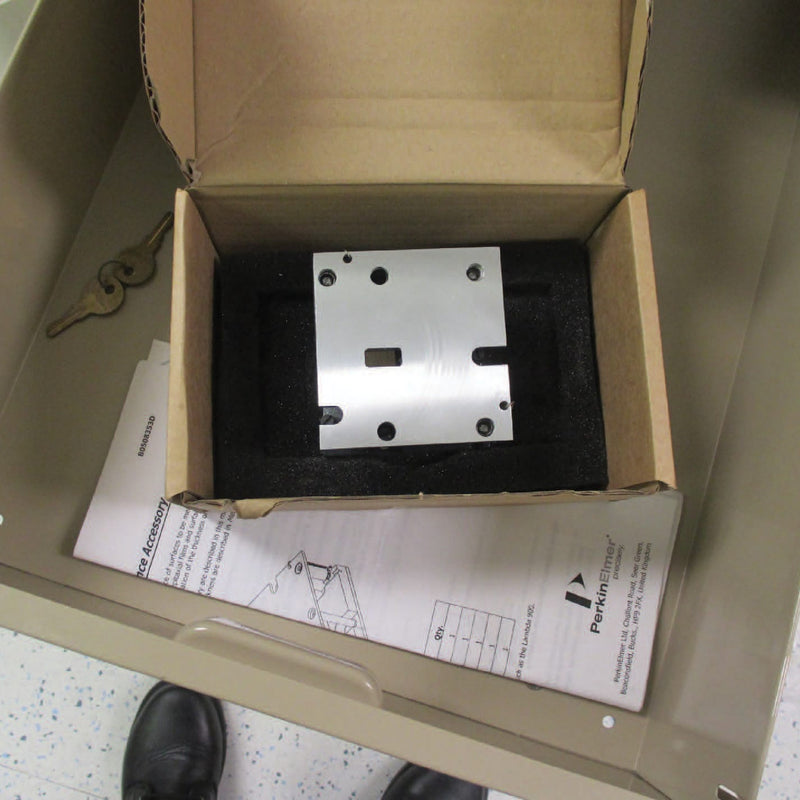 Perkin Elmer Lambda 9 Spectrometer