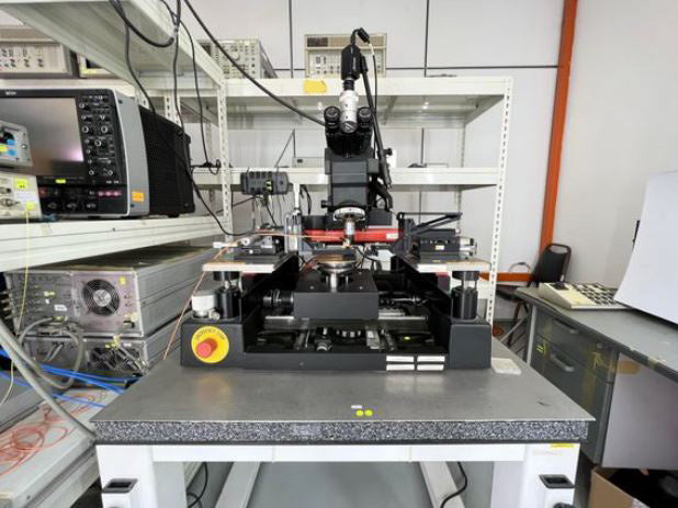 SUSS PA 200 SEM (Scanning Electron Microscope)
