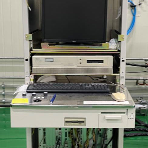 Hitachi S 8820 CD-SEM (Critical Dimension Scanning Electron Microscope)