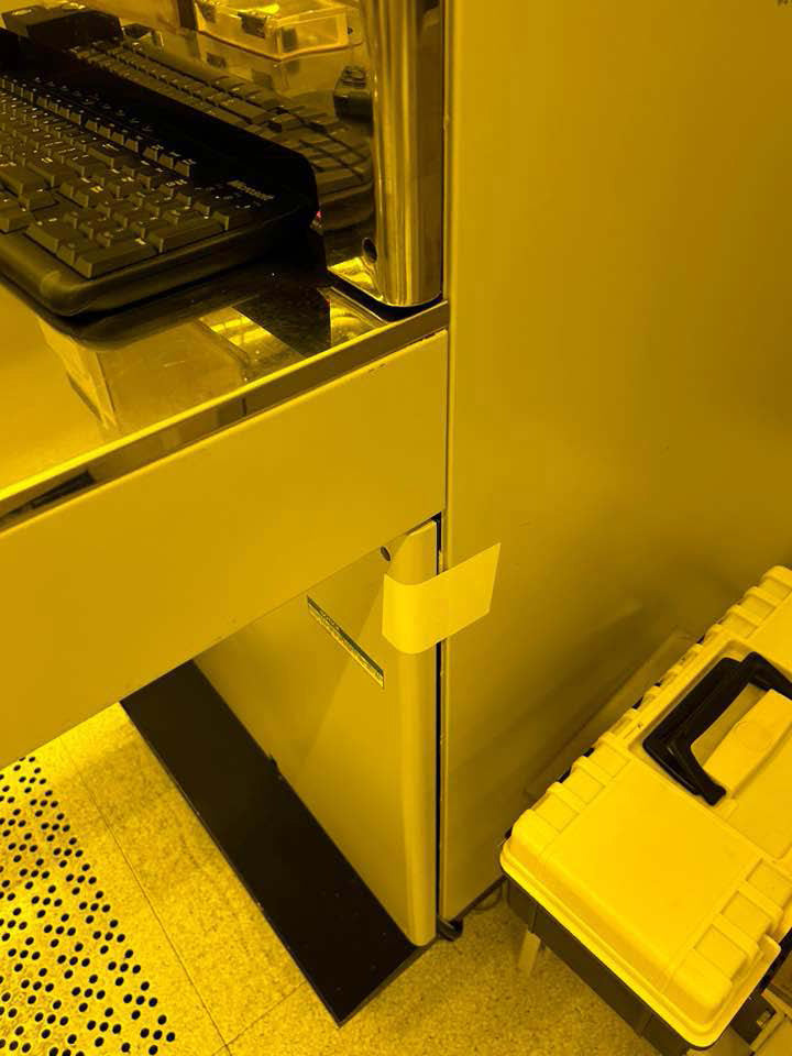 Hitachi S 8840 CD-SEM (Critical Dimension Scanning Electron Microscope)