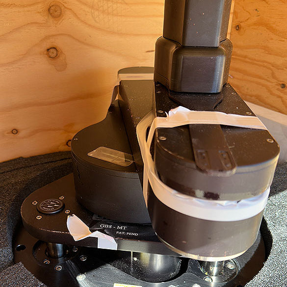 Genmark Gencobot 8 / 3 L Robot System