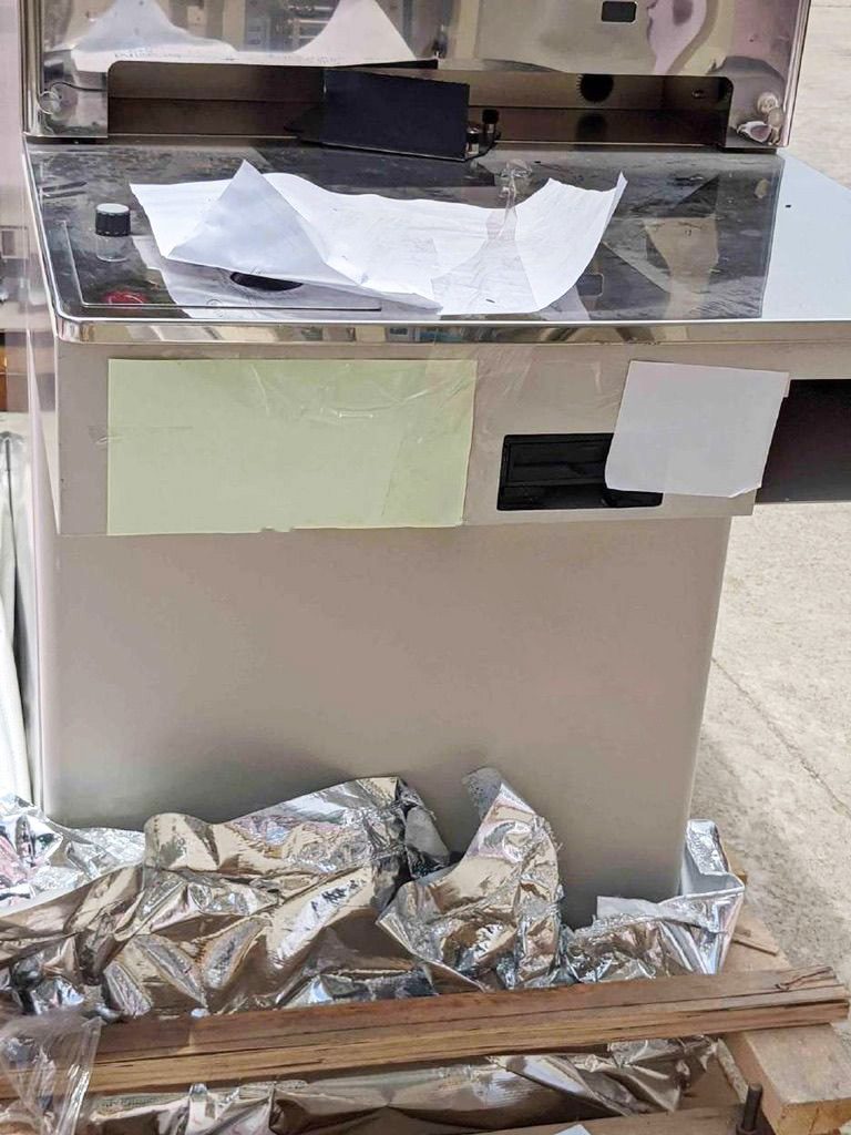 Hitachi S 8820 S CD-SEM (Critical Dimension Scanning Electron Microscope)