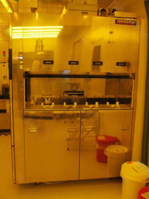 Tel Act 8 Coater / Developer