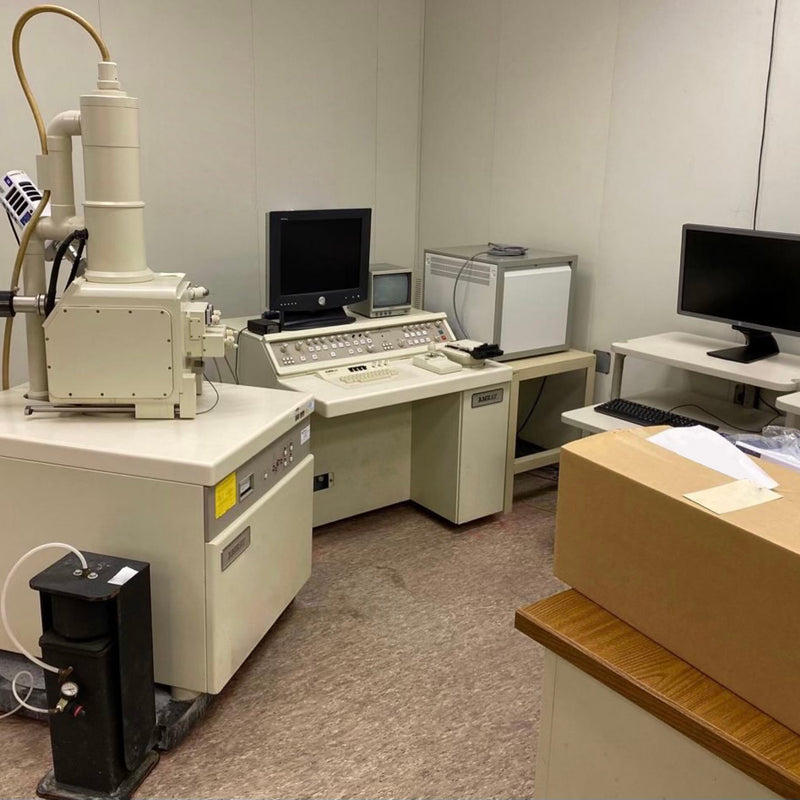 Amray 3200 S SEM (Scanning Electron Microscope)