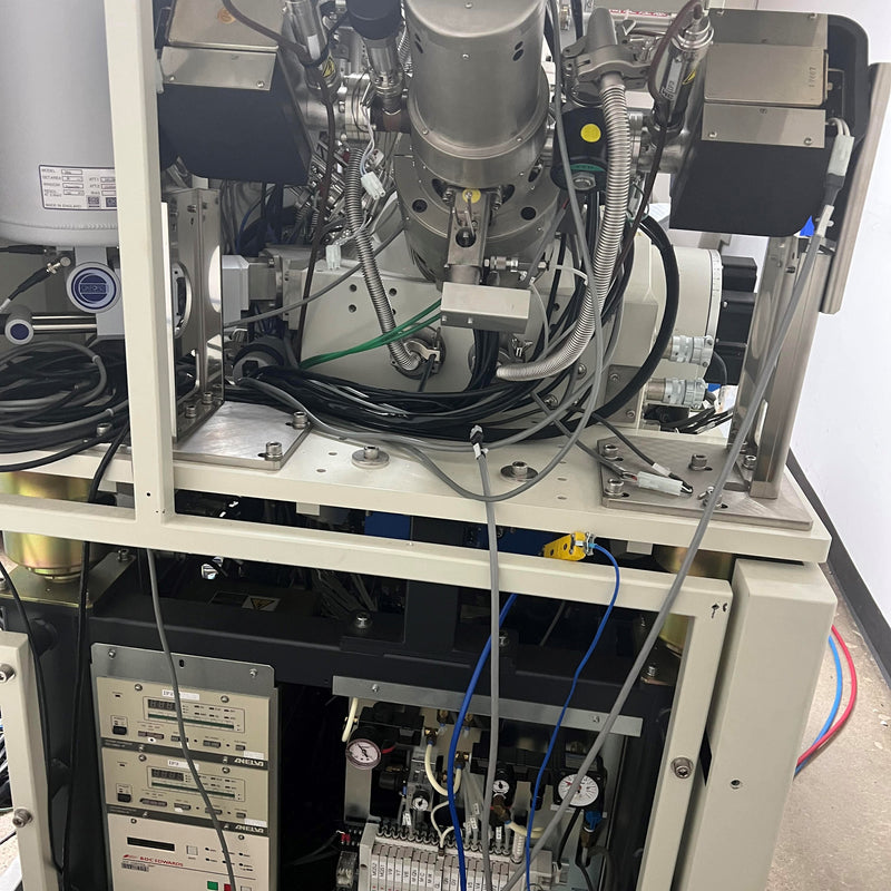 SII Nanotechnology SMI 3050 SE FIB-SEM (Focused Ion Beam - Scanning Electron Microscope)