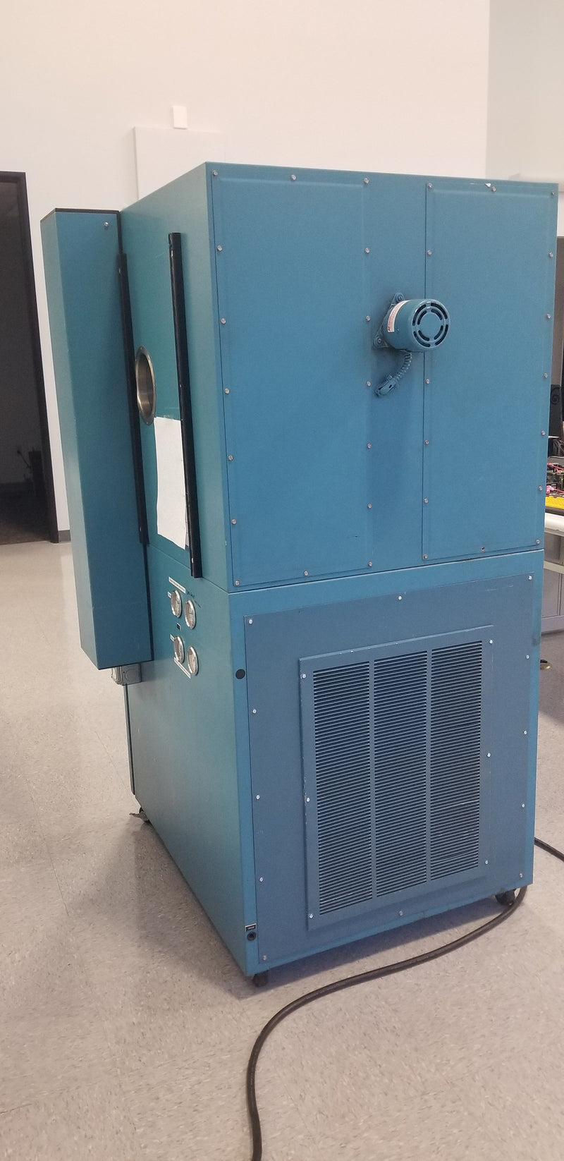 Thermotron S 8 C Temperature Chamber