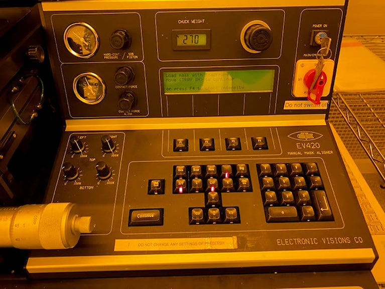 EVG 420 Mask Aligner