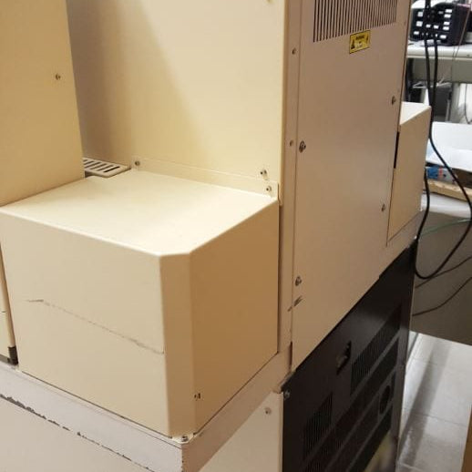 K&S 8028 Wire Bonder