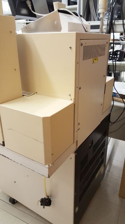 K&S 8028 Wire Bonder