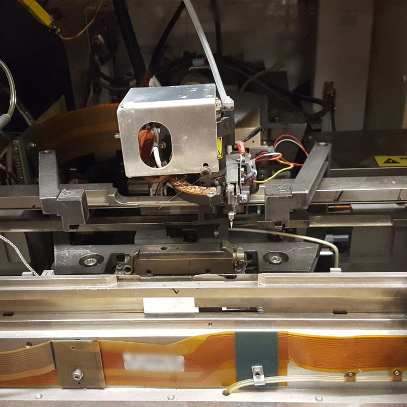 K&S 8028 Wire Bonder