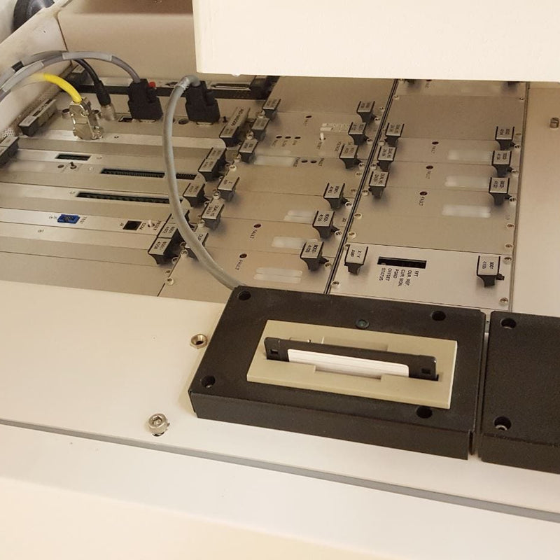 K&S 8028 Wire Bonder