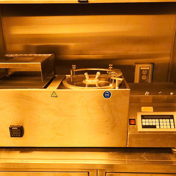 CEE 100 CB Spin Coater / Hot Plate