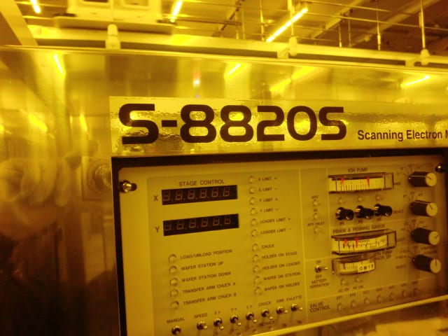 Hitachi S 8820 S CD-SEM (Critical Dimension Scanning Electron Microscope)
