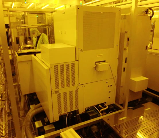Hitachi S 8820 S CD-SEM (Critical Dimension Scanning Electron Microscope)