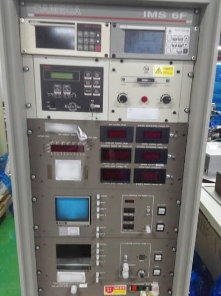 Cameca IMS 6 F SIMS (Secondary Ion Mass Spectrometer)