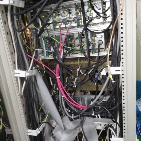 Cameca IMS 6 F SIMS (Secondary Ion Mass Spectrometer)