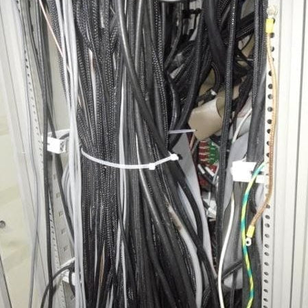 Cameca IMS 6 F SIMS (Secondary Ion Mass Spectrometer)