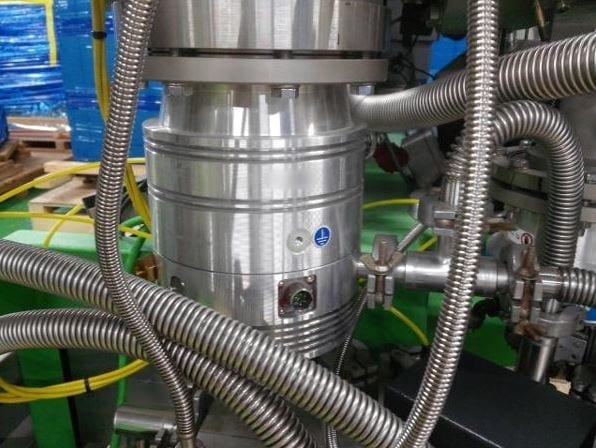 Cameca IMS 6 F SIMS (Secondary Ion Mass Spectrometer)