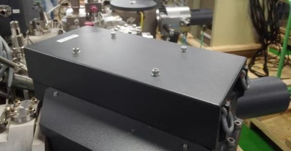 Cameca IMS 6 F SIMS (Secondary Ion Mass Spectrometer)