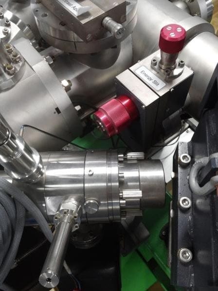 Cameca IMS 6 F SIMS (Secondary Ion Mass Spectrometer)