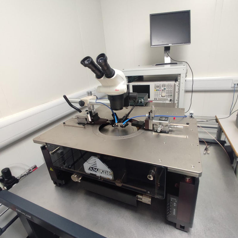 Cascade Microtech 11000 RF Probe Station