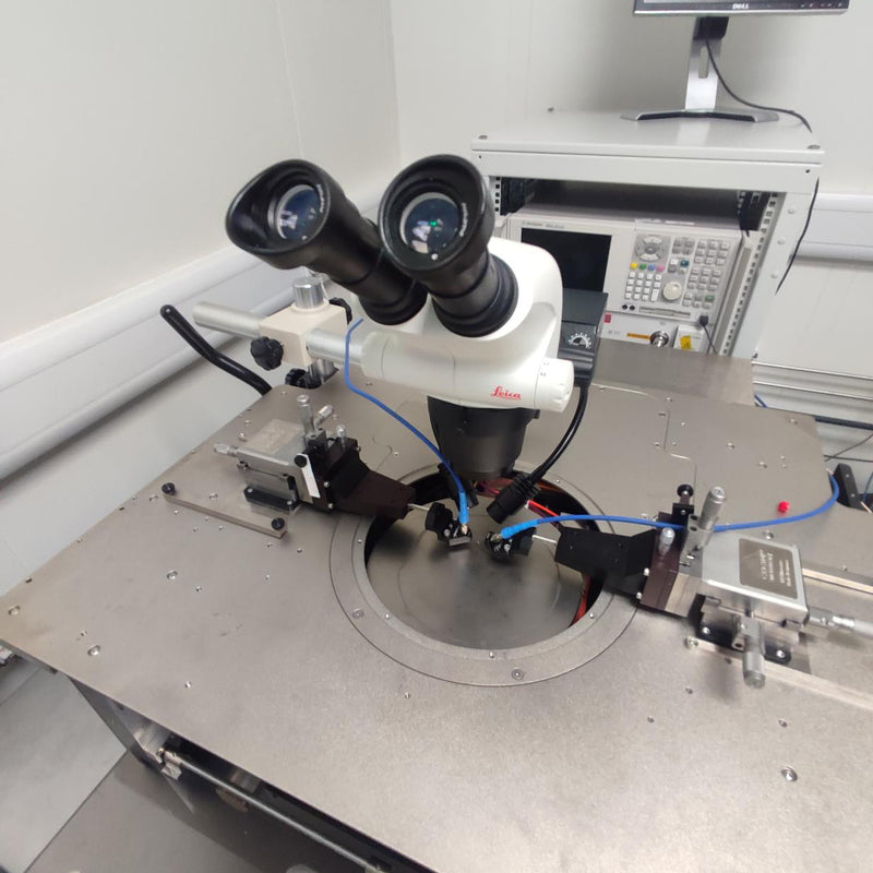 Cascade Microtech 11000 RF Probe Station