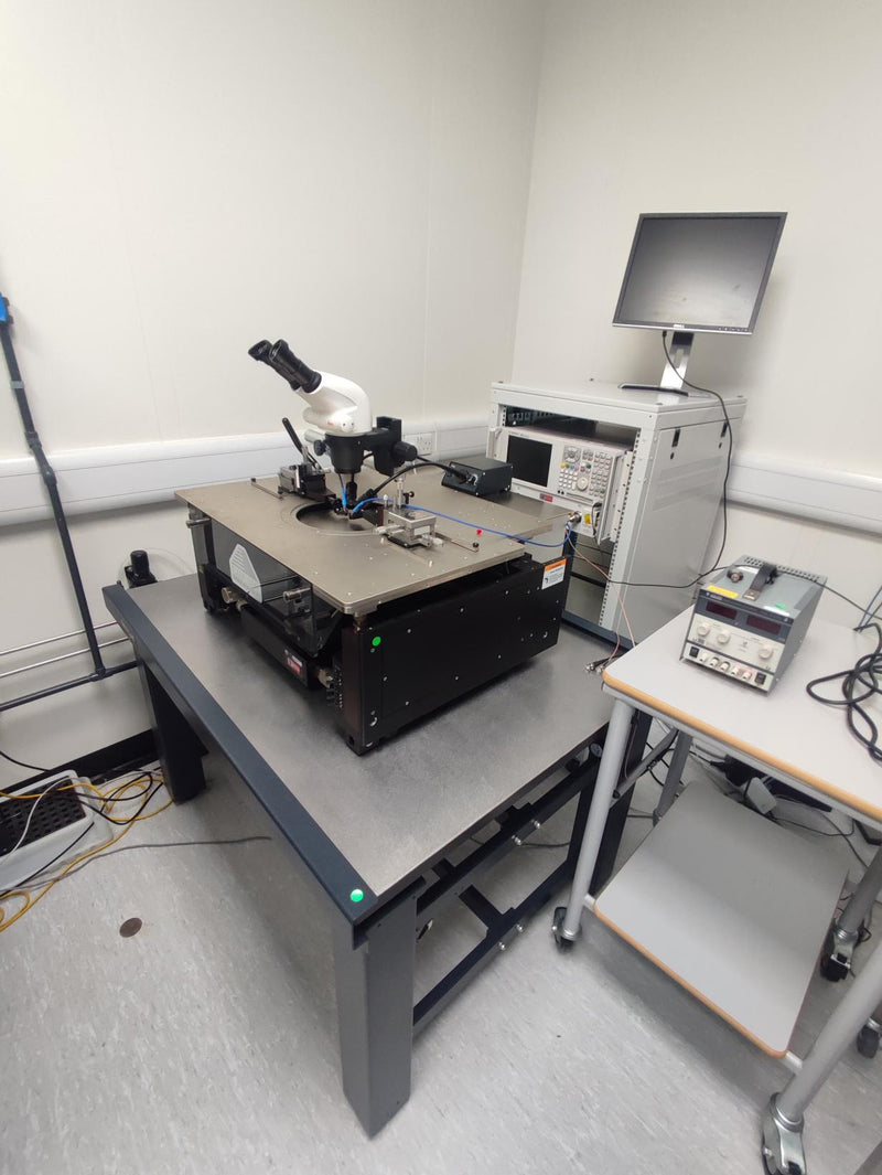 Cascade Microtech 11000 RF Probe Station