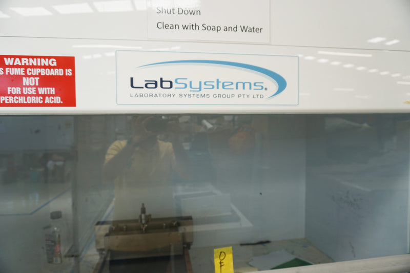 LabSystems S 2000 DLFFC 1560 AS Fume Hood / BioHazard Cupboard
