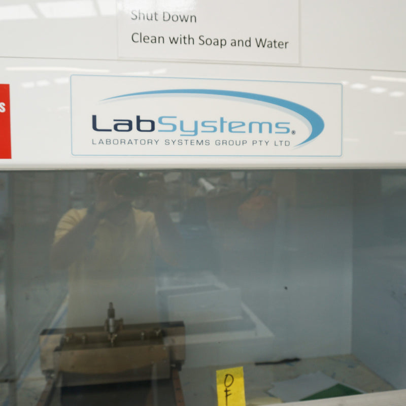LabSystems S 2000 DLFFC 1560 AS Fume Hood / BioHazard Cupboard