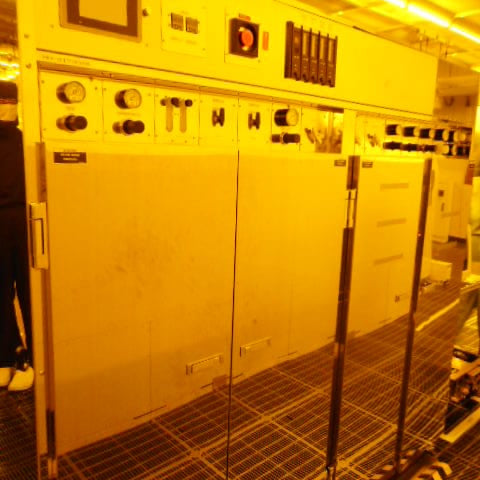 Tel Act 8 Coater / Developer