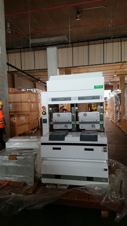 Bruker D 8 Fabline XRD (X-ray Diffractometer)