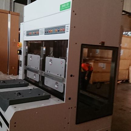 Bruker D 8 Fabline XRD (X-ray Diffractometer)