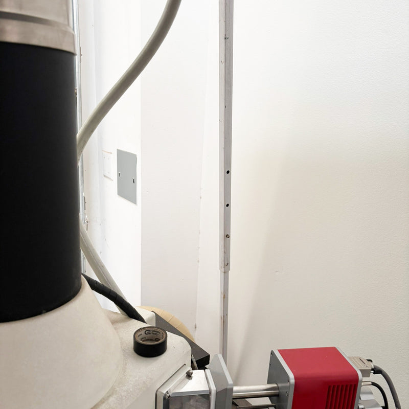 Kratos Axis DLD XPS (X-ray Photoelectron Spectroscopy)