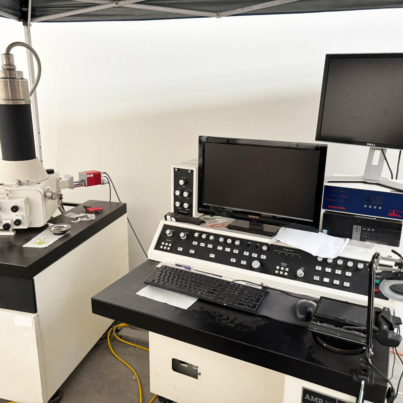 Kratos Axis DLD XPS (X-ray Photoelectron Spectroscopy)