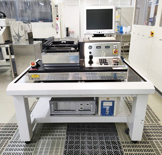 EVG 6200 Aligner