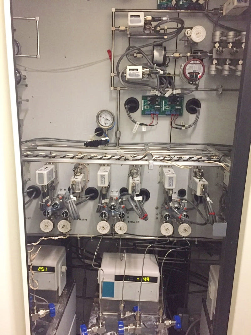 Veeco D 180 LDM MOVPE System