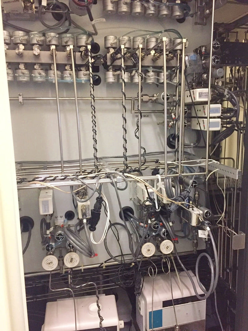 Veeco D 180 LDM MOVPE System