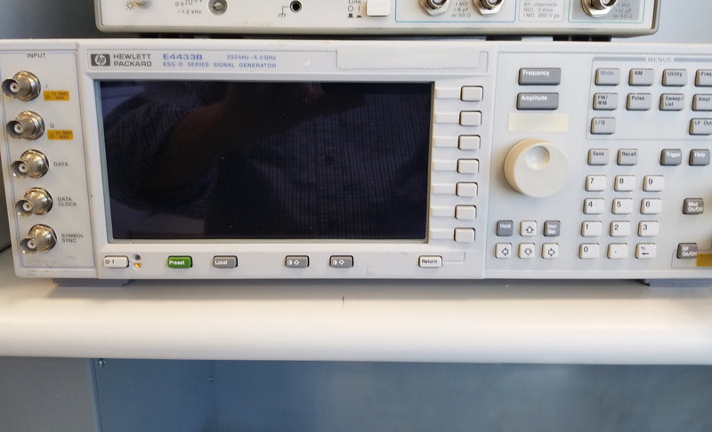 Agilent E 4433 B Signal Generator