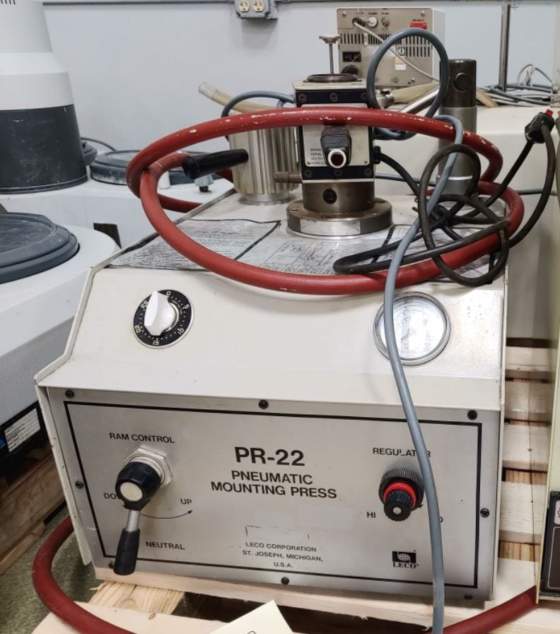 Leco PR 22 Pneumatic Mounting Press
